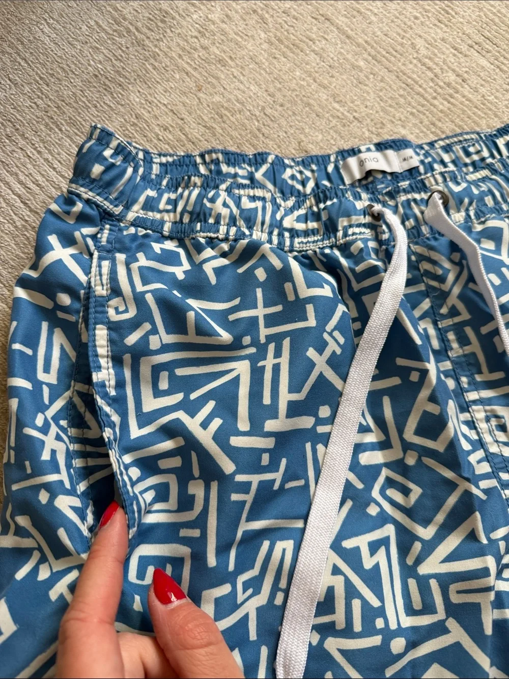 Onia Men’s Charles Tribal Blue White Bathing Suit Swim Shorts Trunks 7” Size M